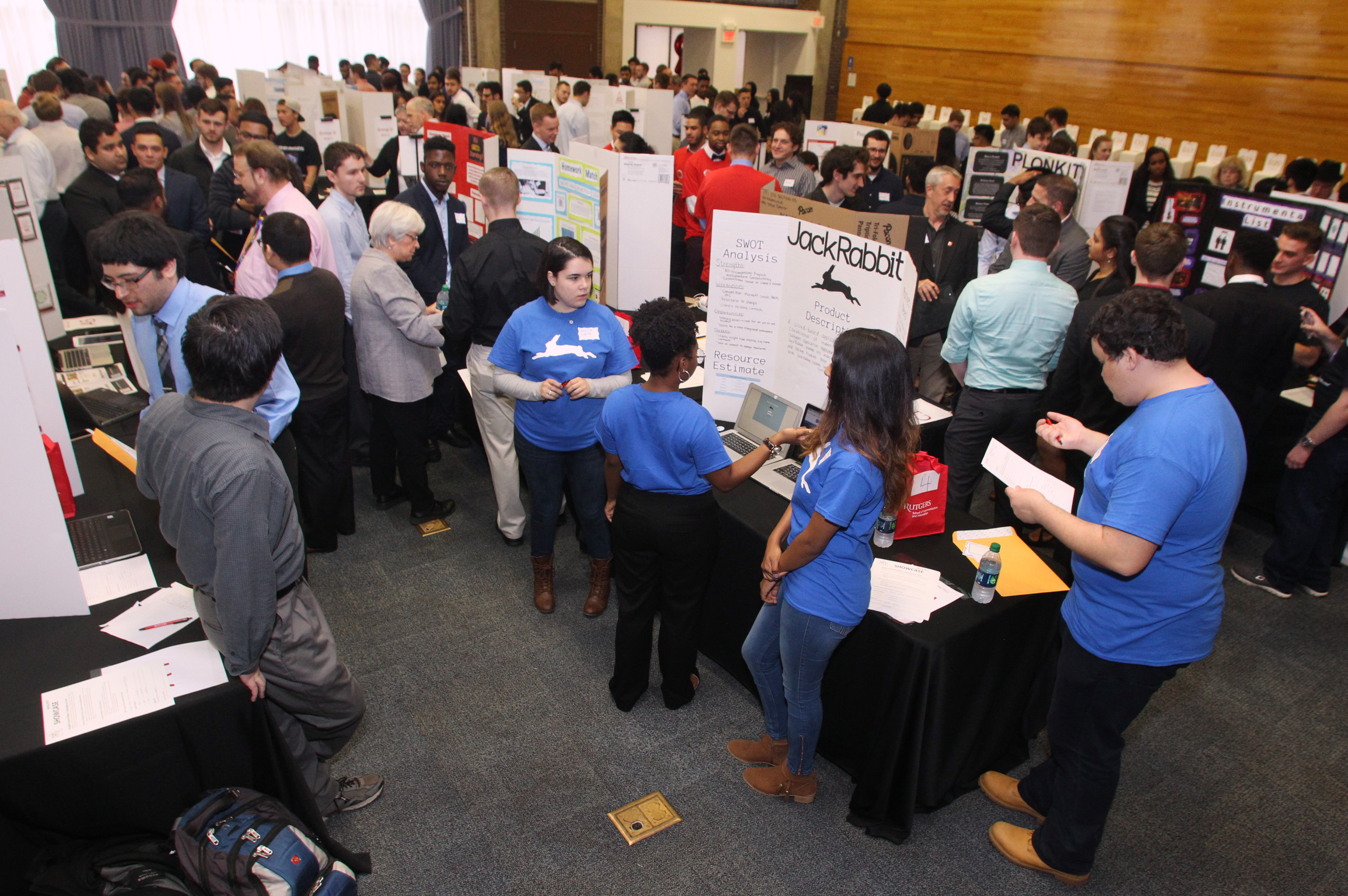 Management of Technological Organizations class and Capstone students present their technology based projects at the ITI Showcase – Spring 2017 