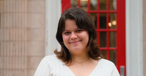 By studying JMS and DCIM at SC&I and taking advantage of other opportunities at Rutgers, Teubner JMS'23 has developed a skillset that will enable her to pursue a career in music journalism. 