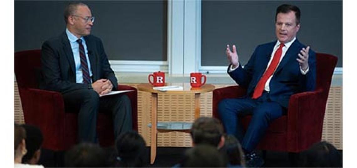 Holloway spoke with Emanuel, Chief Washington correspondent for Fox News Channel, during a class for his Byrne Seminar “Cultivating Citizenship to Support Democracy.”